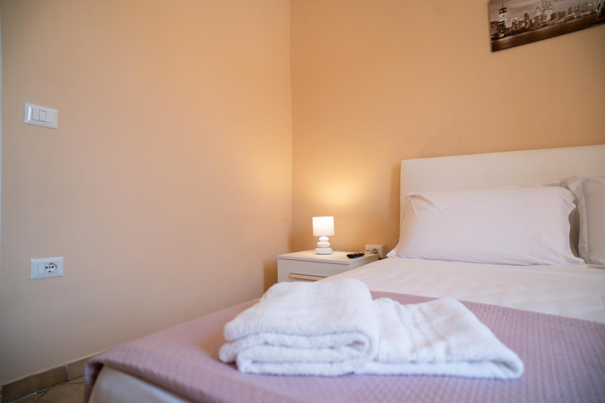 Capodichino Apartment 127-11 Naples Luaran gambar
