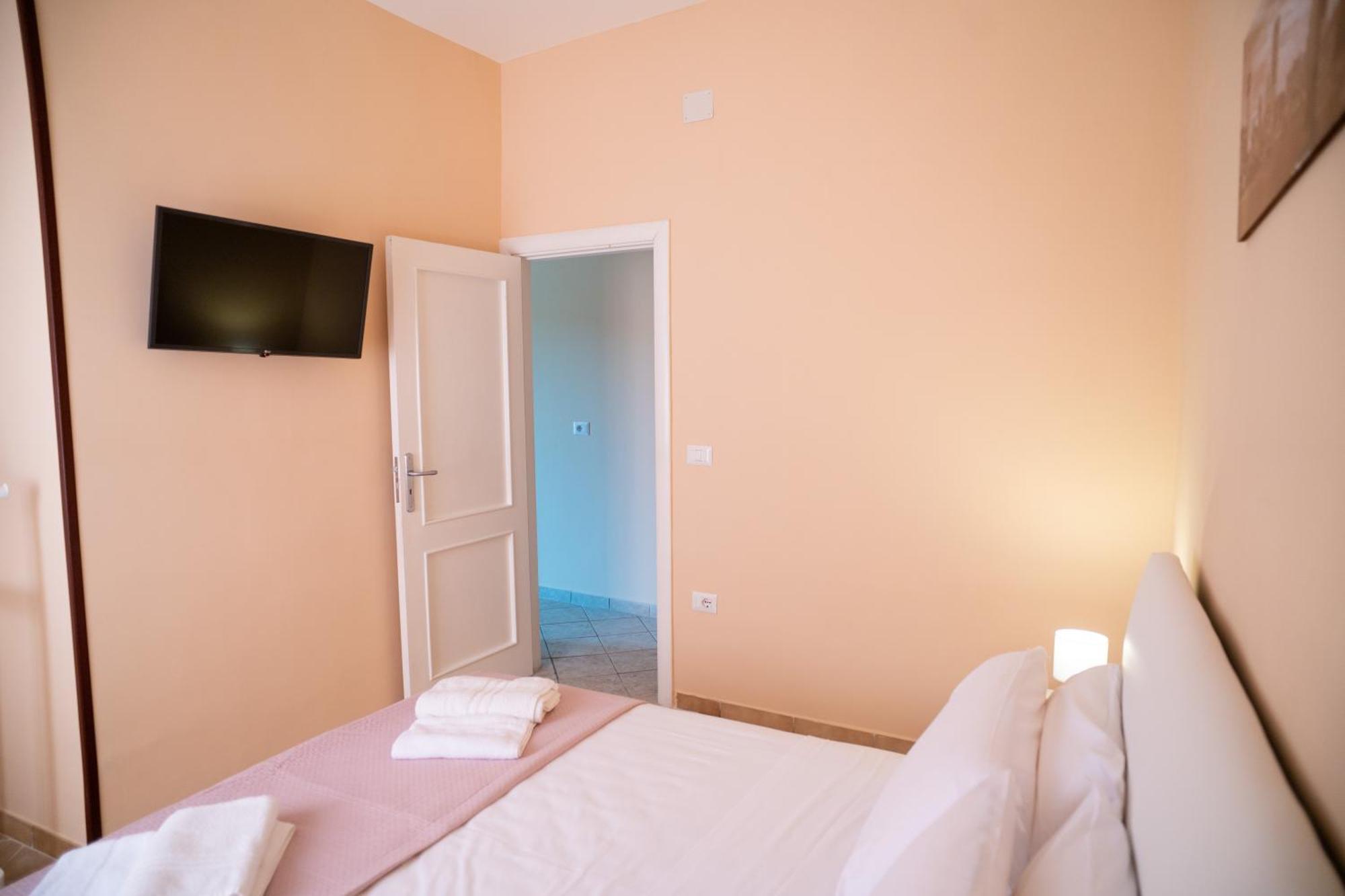 Capodichino Apartment 127-11 Naples Luaran gambar