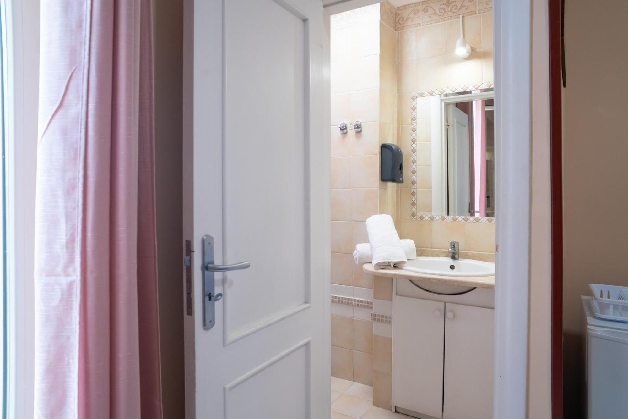 Capodichino Apartment 127-11 Naples Luaran gambar